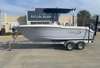 2024 Robalo R200 Boat